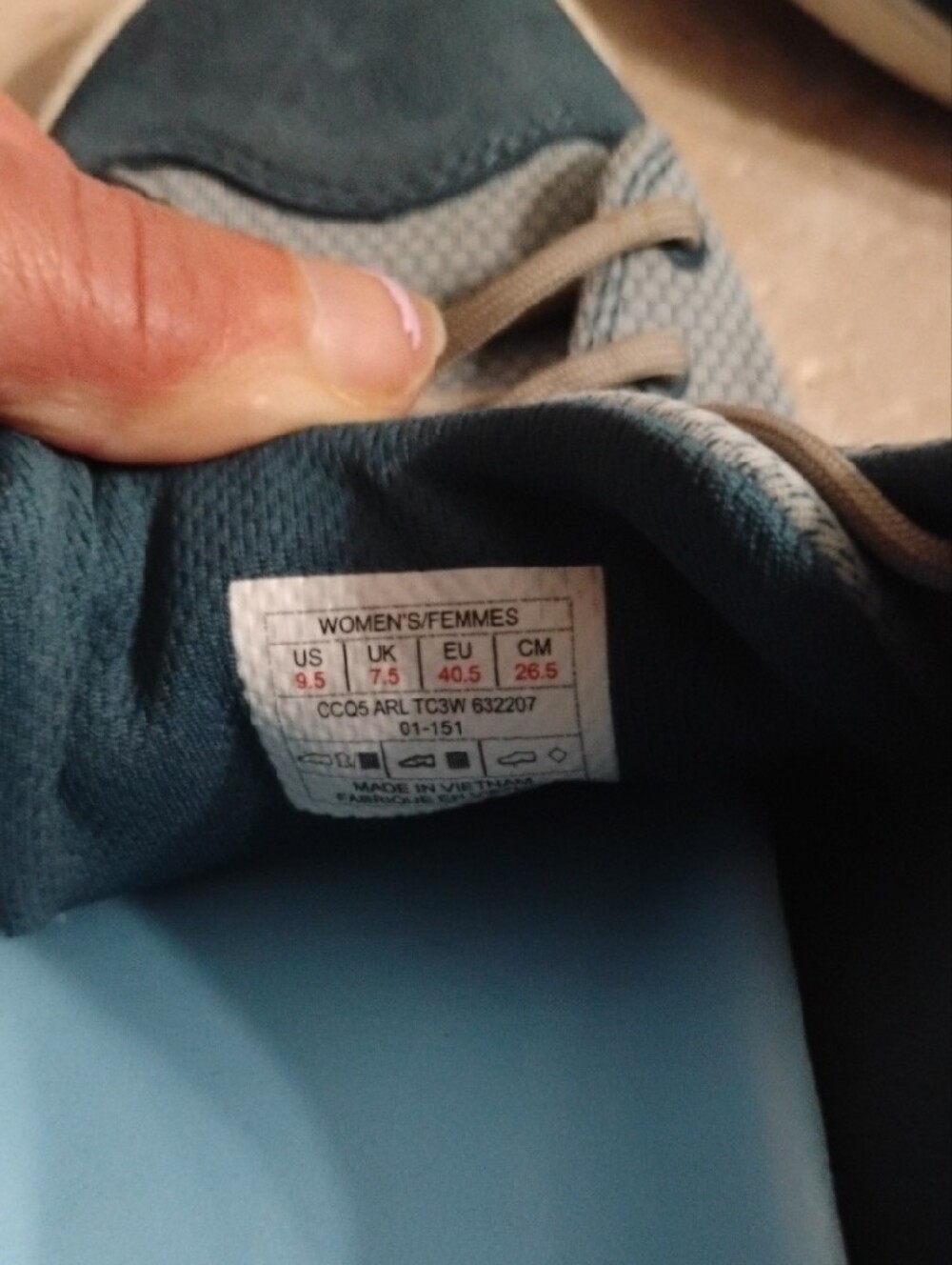 Women's The North Face Tennis Shoes 9.5 - Picture 6 of 6